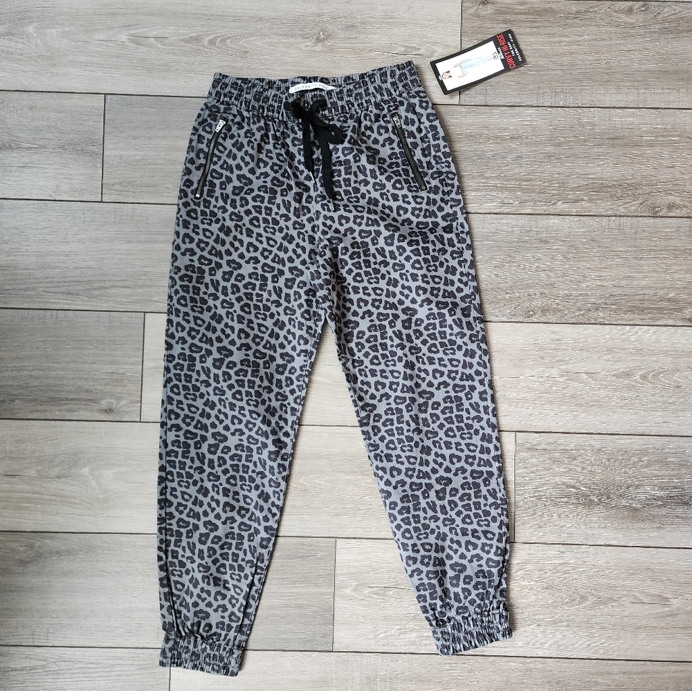 Hi-Rise jogger pants - Picture 7 of 15
